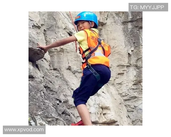 广州攀岩队的灵活性揭秘：挑战极限与团队协作的完美结合